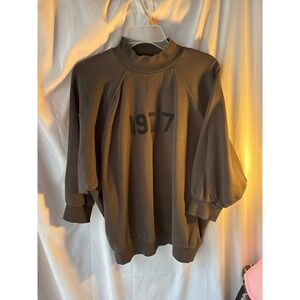 Sweatshirt essentials‎